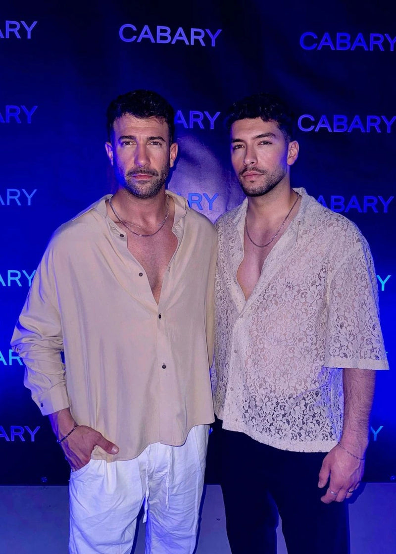 ¿Cómo vestir elegante para una fiesta sin llevar traje?